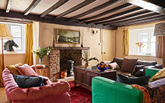 Homely Holiday cottages South Wales Farmhouse Kitchen